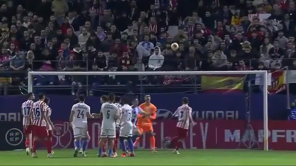 齐沃：我考虑的是队内球员而不是转会市场；满意迪乌夫的表现