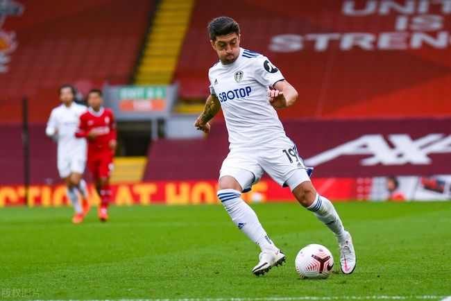 乔-科尔：当年切尔西首回合不敌巴萨后，穆帅痛斥全队没种