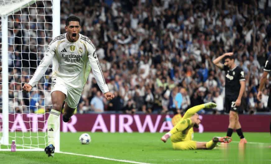 斯潘塞是NCAA长曲棍球历史助攻王，获得最高荣誉后改打篮球