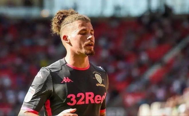 伯尔尼主帅谈骚乱：维拉球员在看台下庆祝，球迷认为被挑衅了