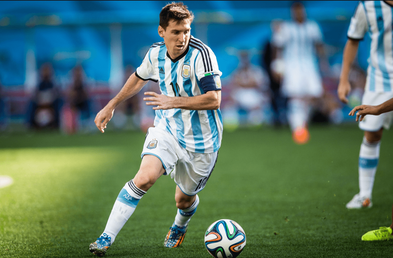 高尔夫俱乐部工作服，选棉还是聚酯纤维？