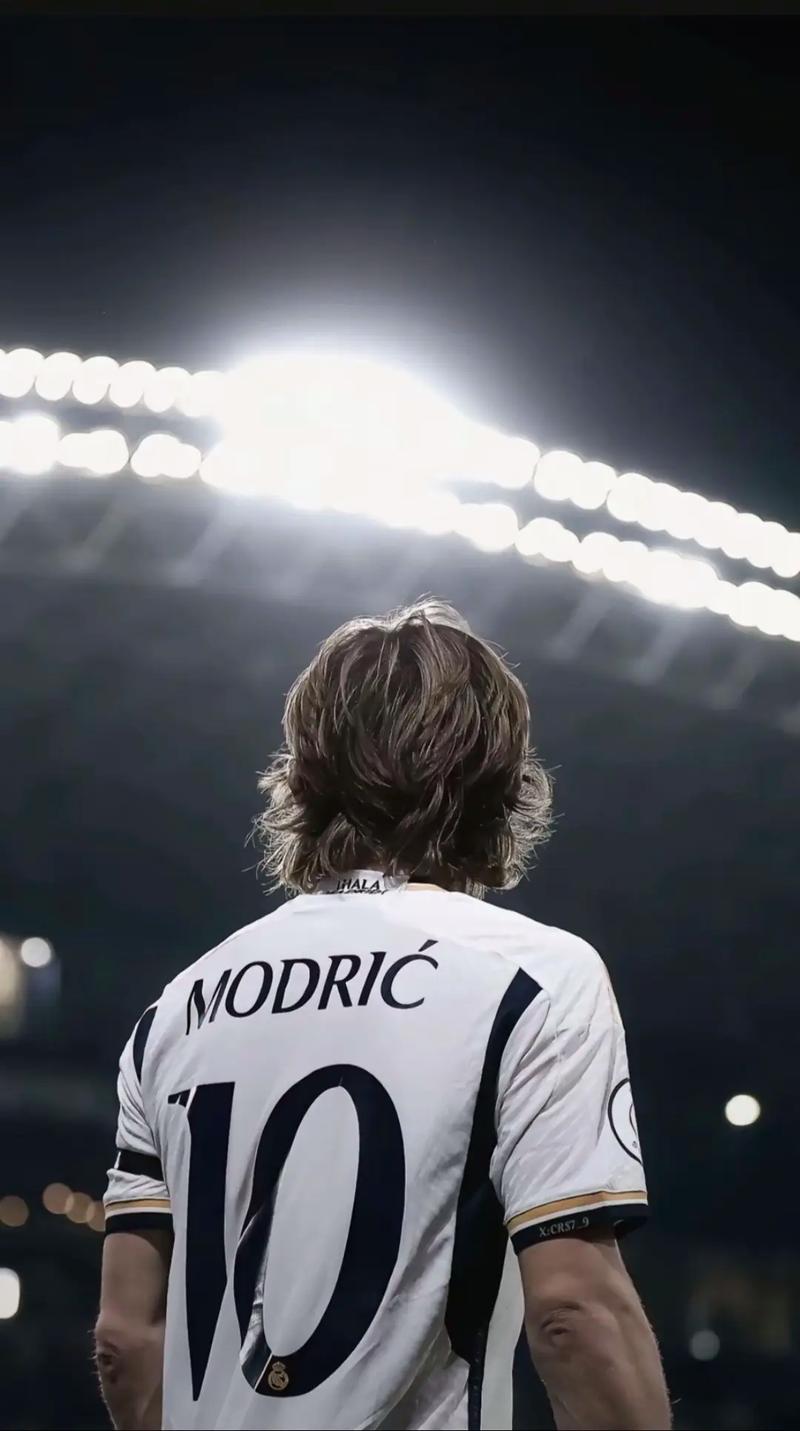 曼联对阵西汉姆联：阿莫林的换人争议与球队表现分析