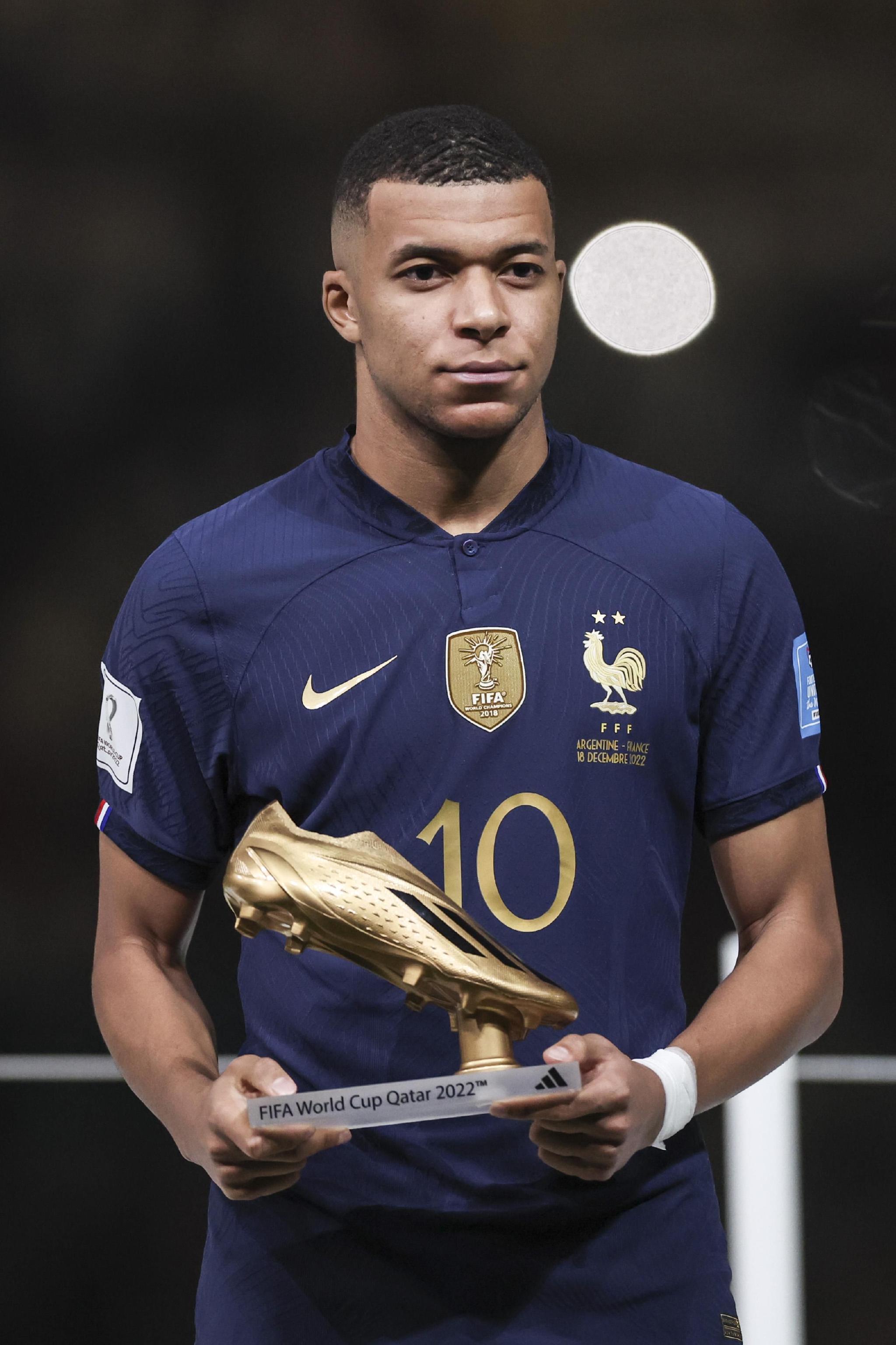 姆巴佩西甲赛季前11场进13球，本世纪皇马球员仅次于C罗