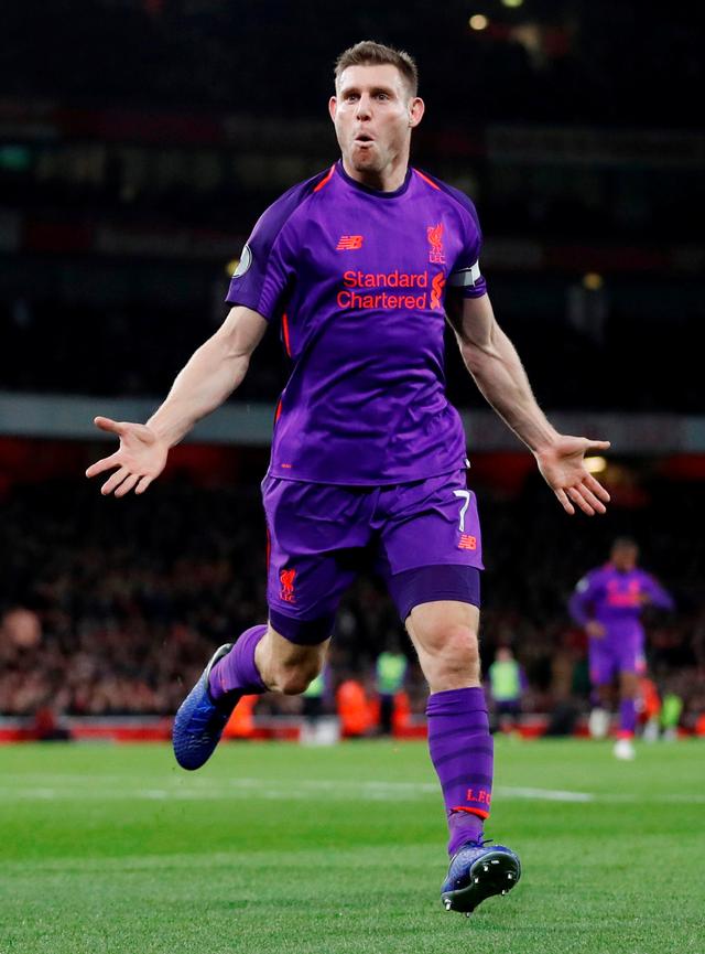 公务还是放松？纳赛尔出现在圣西罗现场观看米兰德比