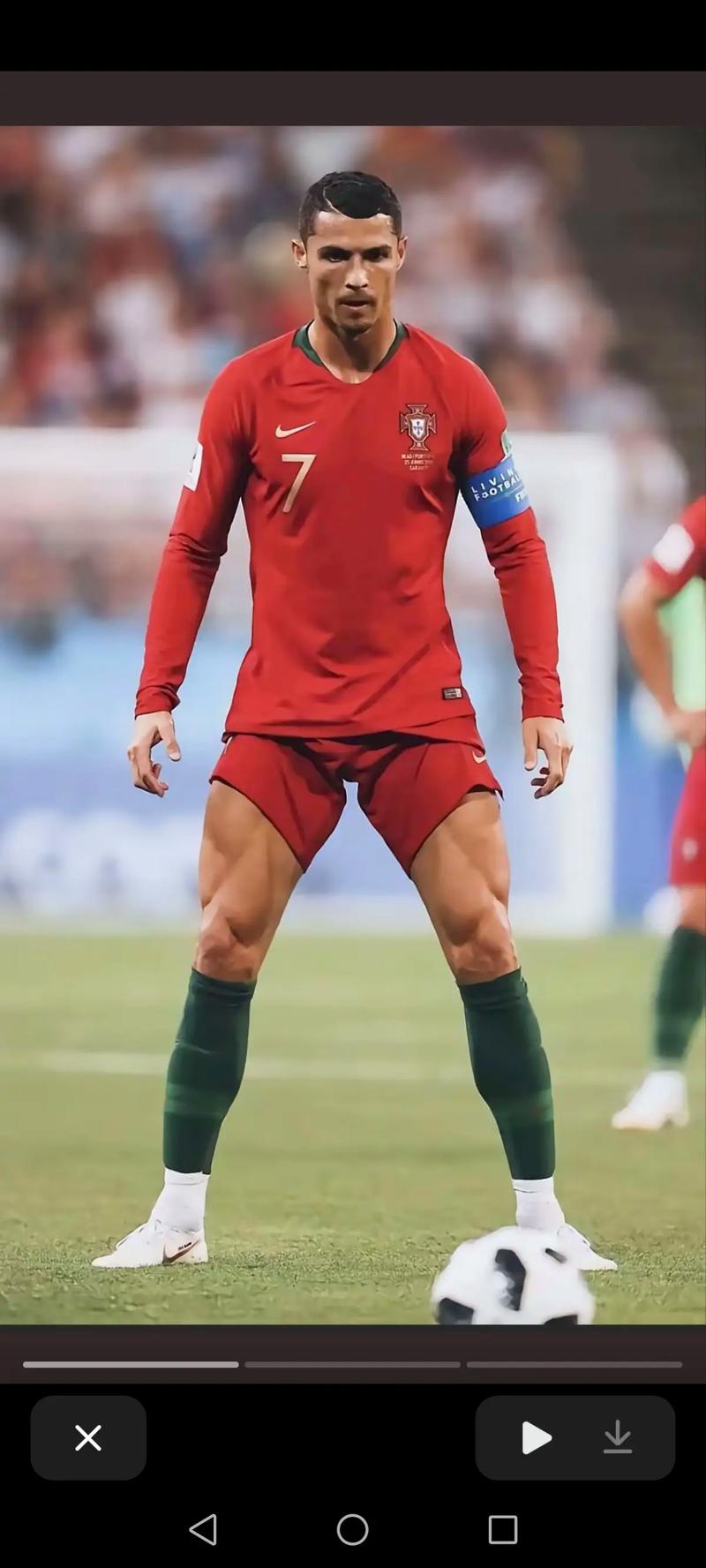 杨瀚森带女友赴美引发争议，好友崔永熙称其应专注篮球，网友支持其在球场表现。